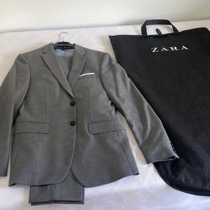 Zara grey men’s suit
